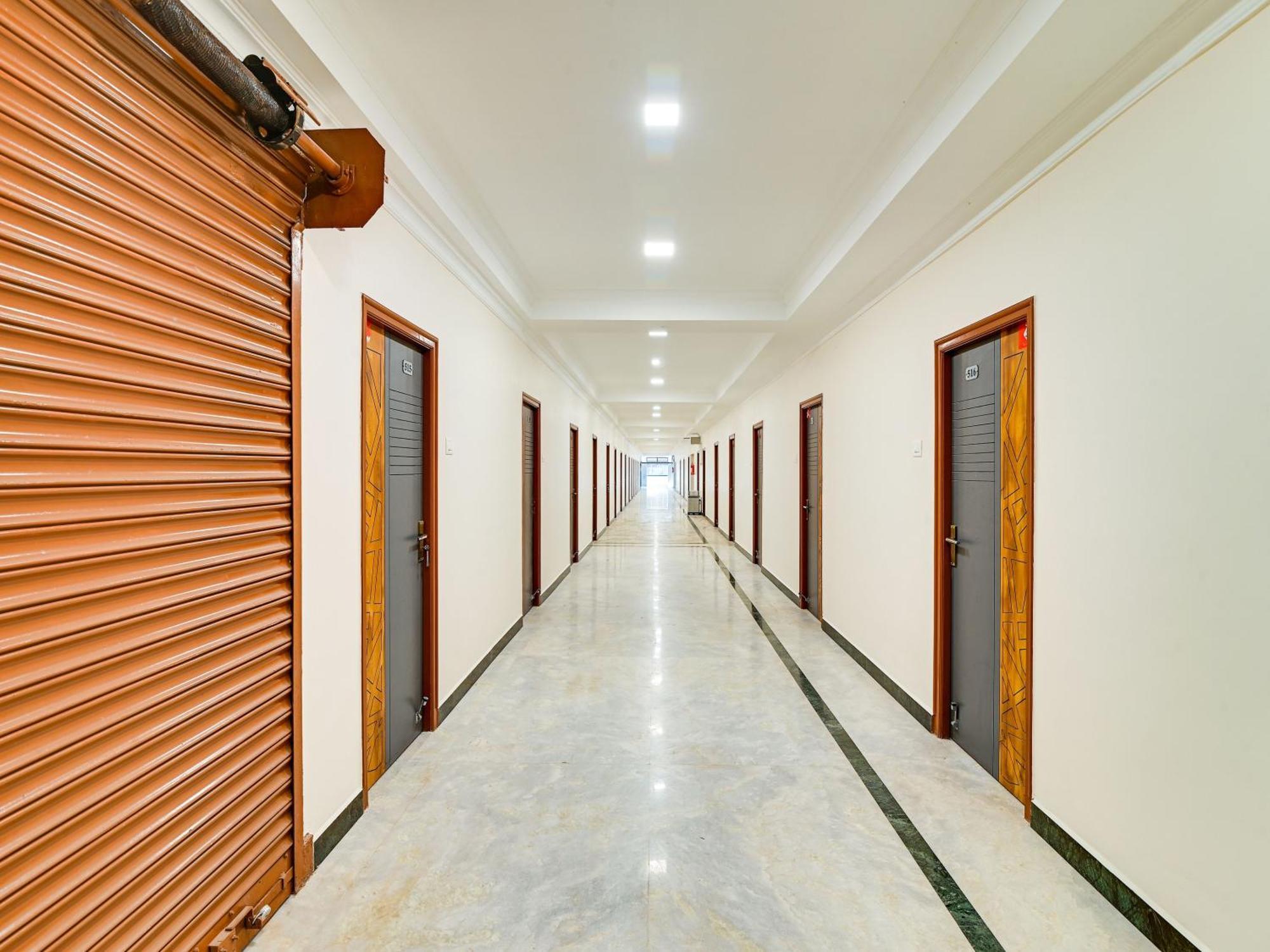 Hotel O Rj Royal Inn Vellore Kültér fotó